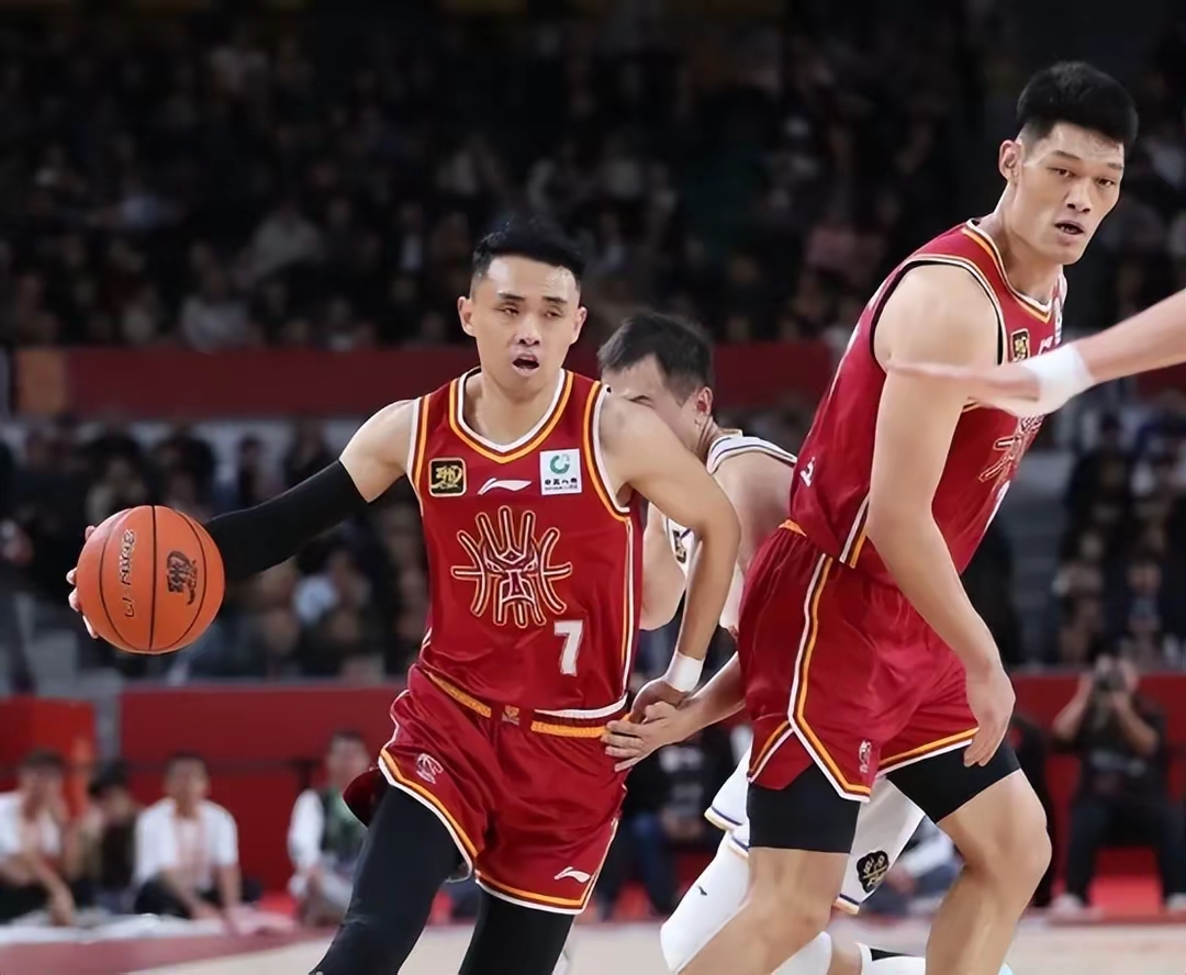 风云突变！波尔图集结日单刀错失；CBA常规赛版图或变；引发热议；年轻球员得到机会的简单介绍